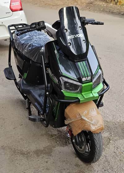 Reevo B12 Electric Scooty For Sale