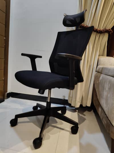 Imported Japan Gaming Chair For Sale In New Condition 09/10.