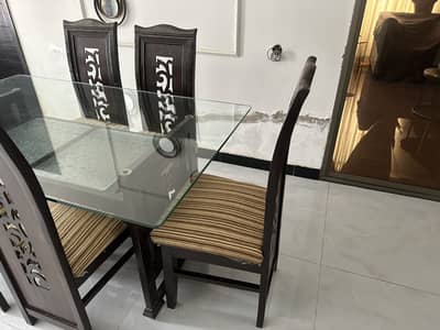 6 SEATER DINING TABLE FOR SALE