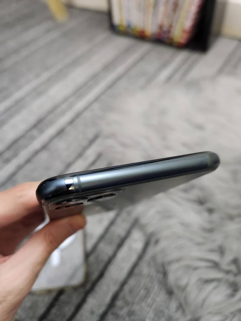 iPhone 11 Pro Max 2