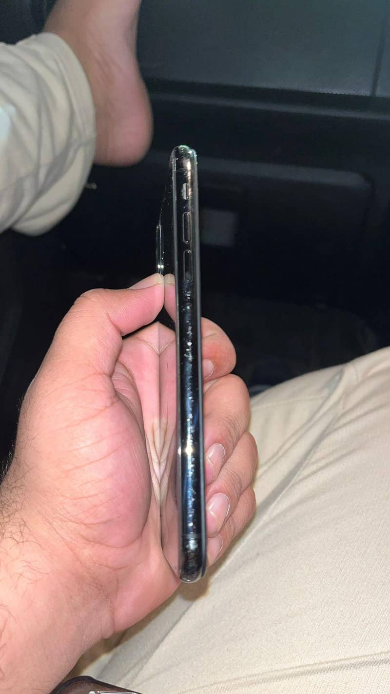 Apple iPhone X 3