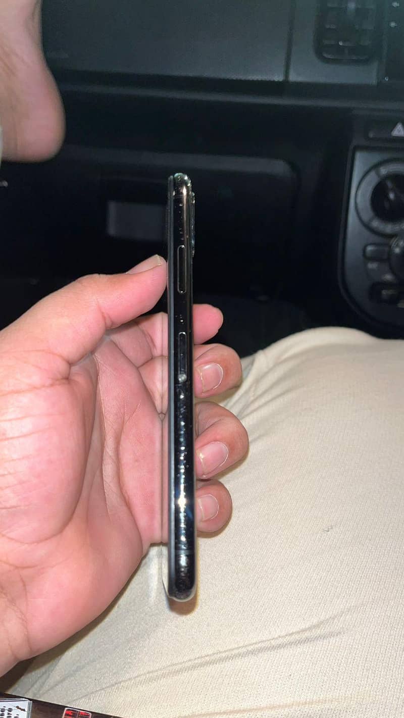 Apple iPhone X 6