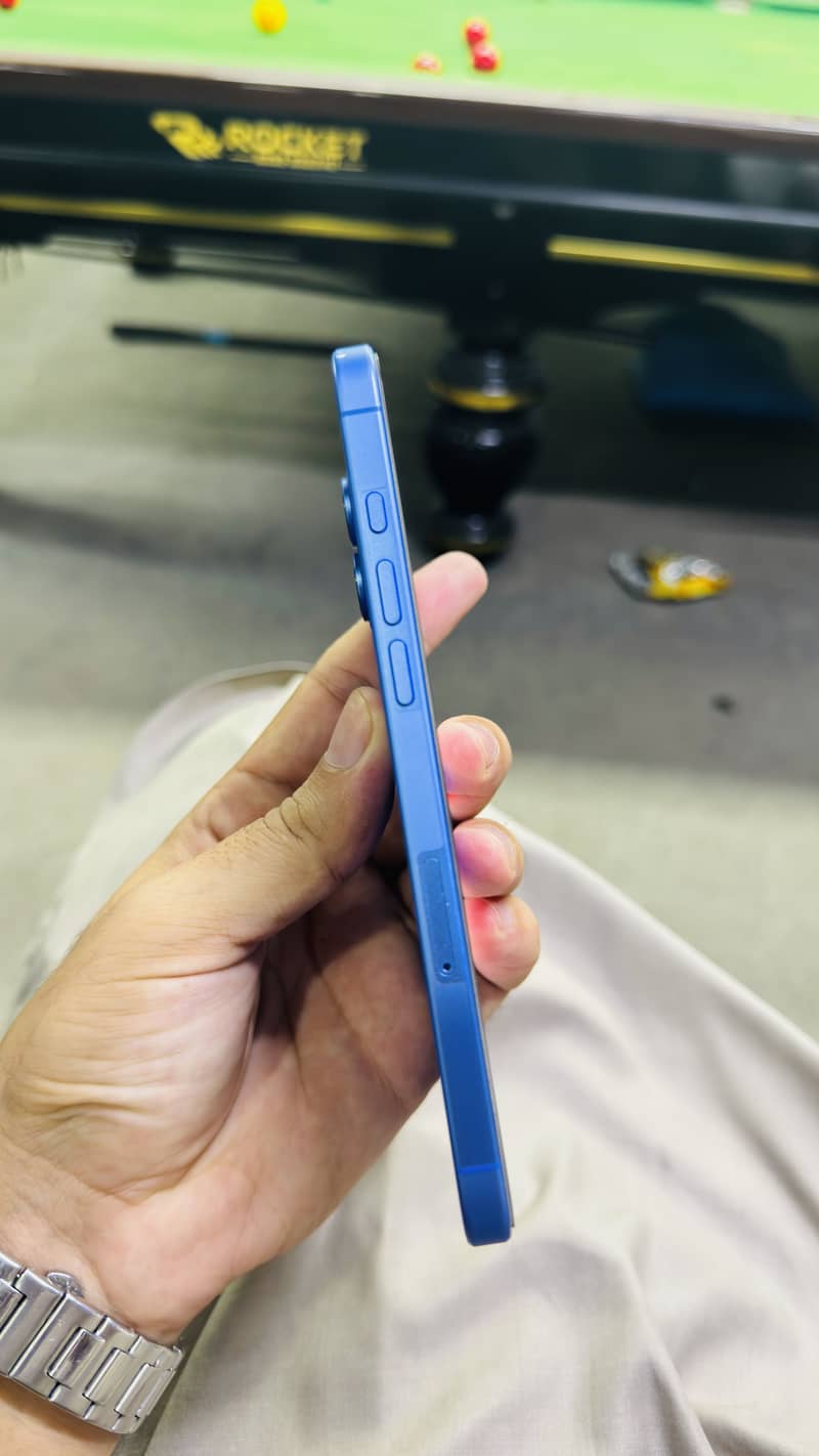 Apple iPhone 16 Plus 2