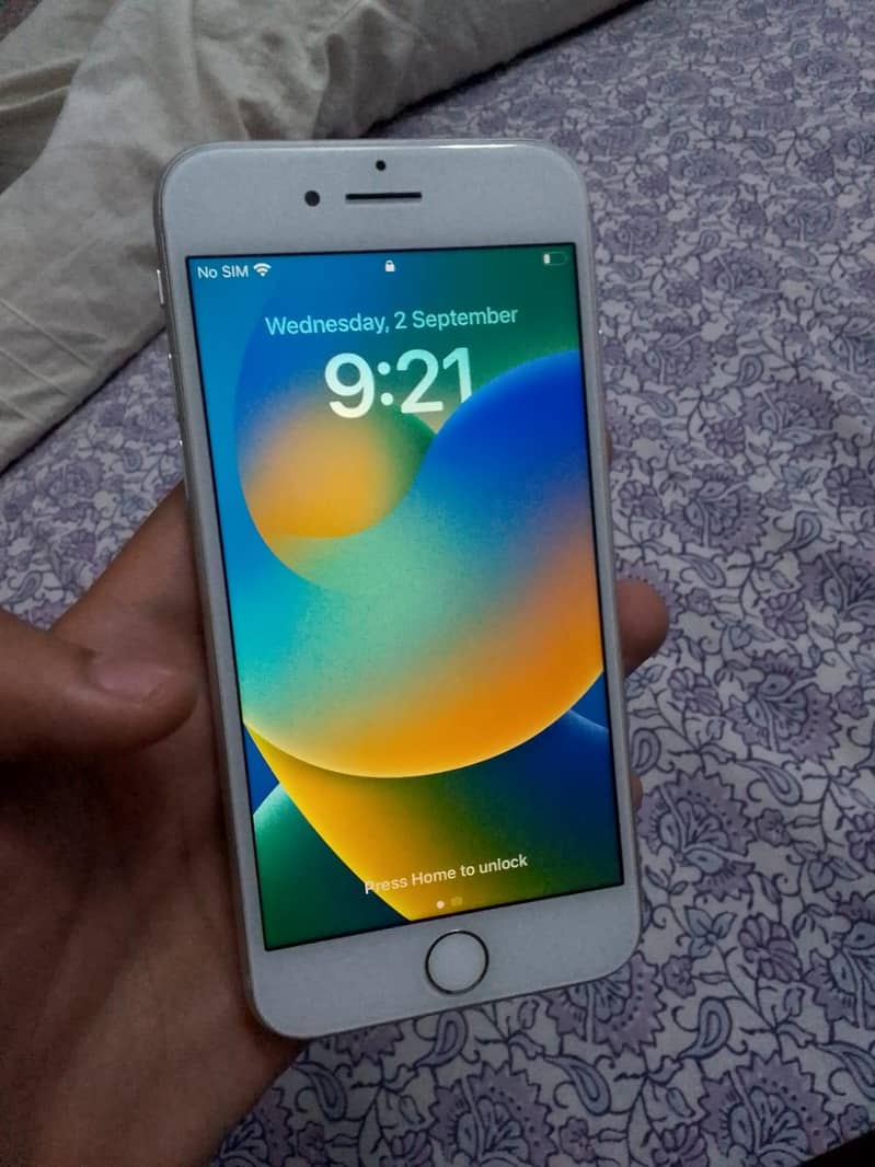 Apple iPhone 8 1