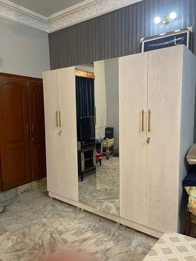 6 door wardrobe 7x7 ft