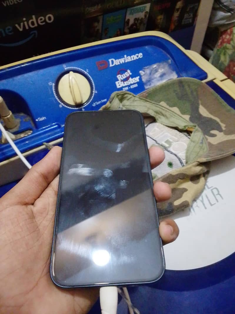 Apple iPhone 13 2
