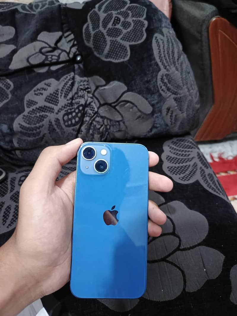 Apple iPhone 13 6
