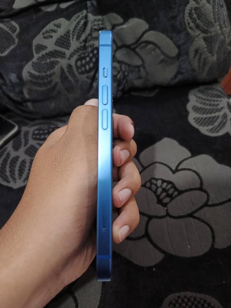 Apple iPhone 13 7