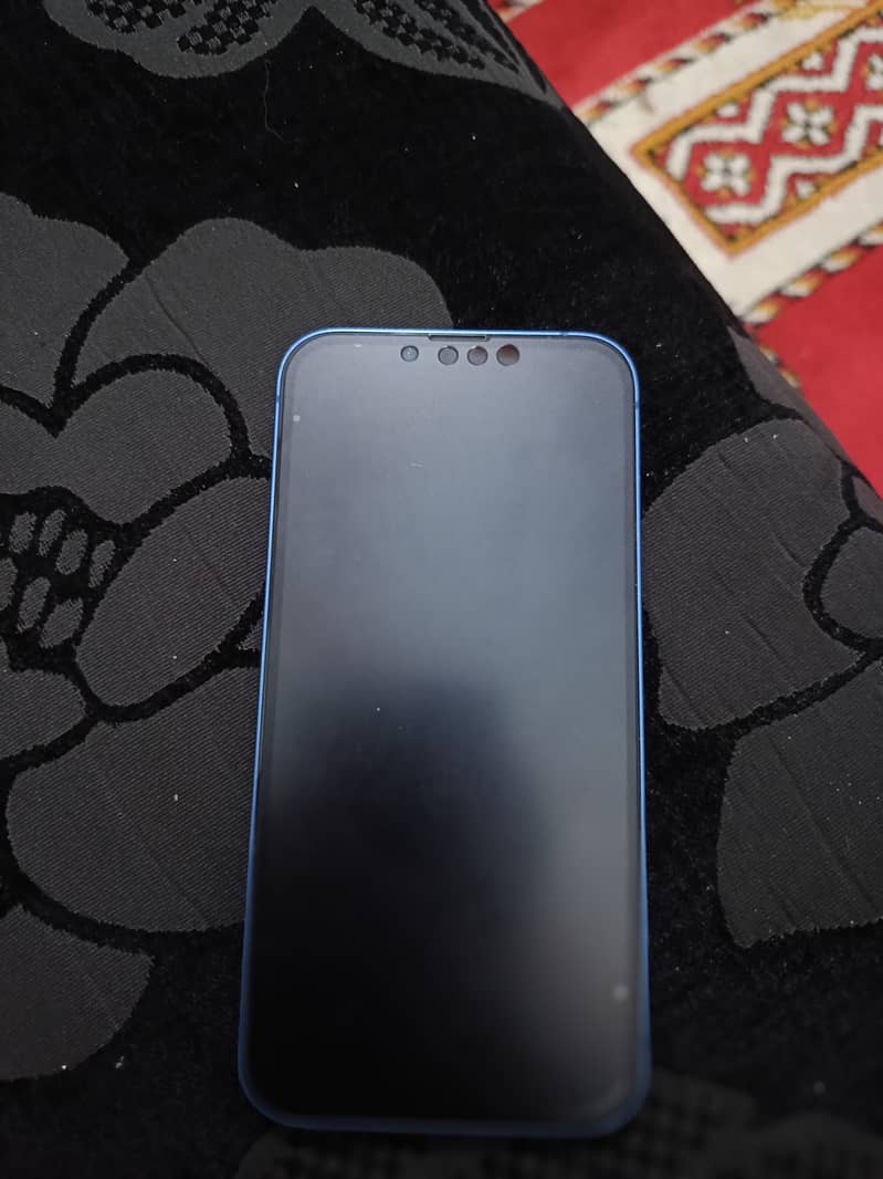 Apple iPhone 13 8
