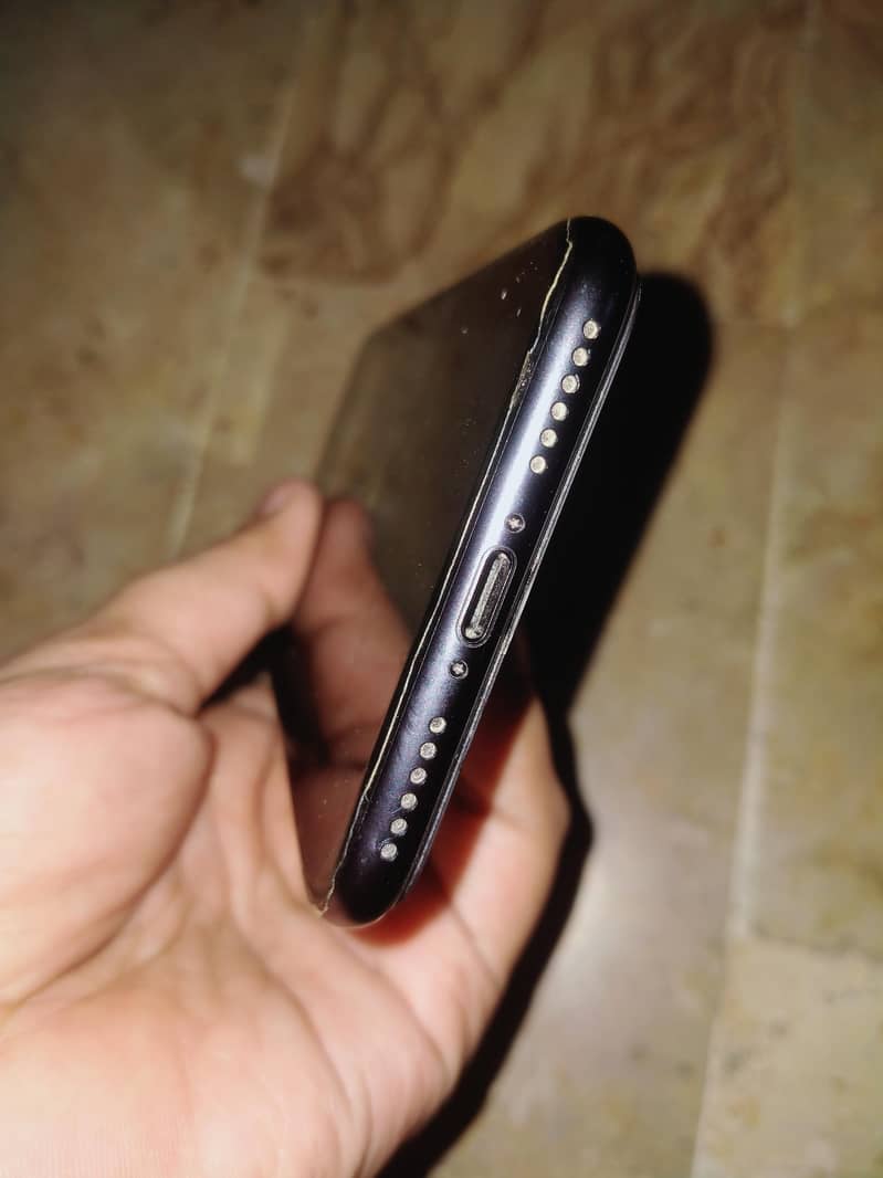 Apple iPhone 7 2
