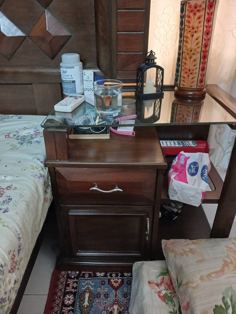one dabble  bed set or two single bed set 8