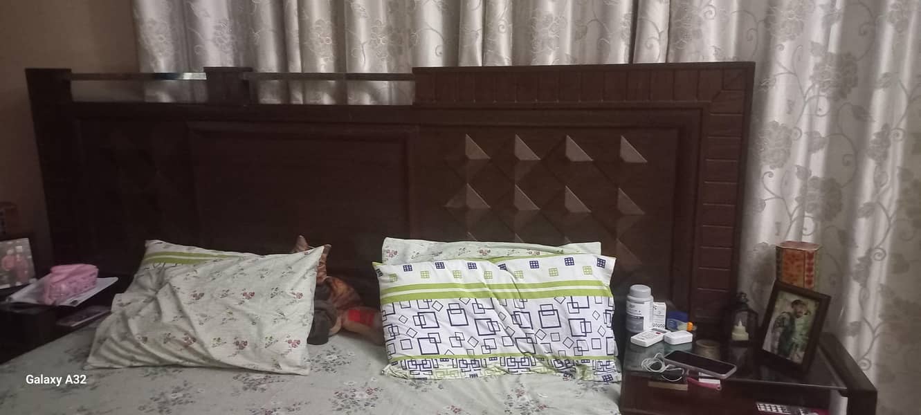 one dabble  bed set or two single bed set 10