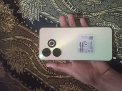 urgant sell Infinix Smart 8  with box