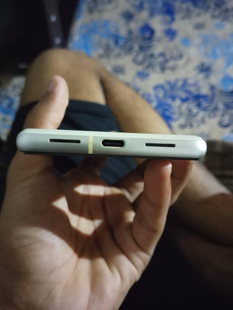 Google Pixel 7 5