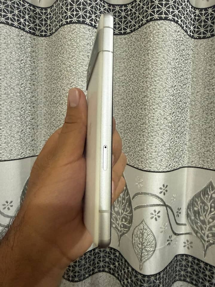 Google Pixel 7a 2