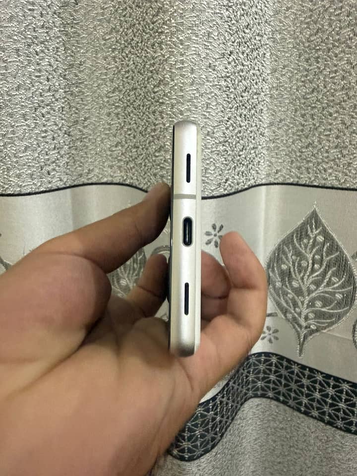 Google Pixel 7a 3