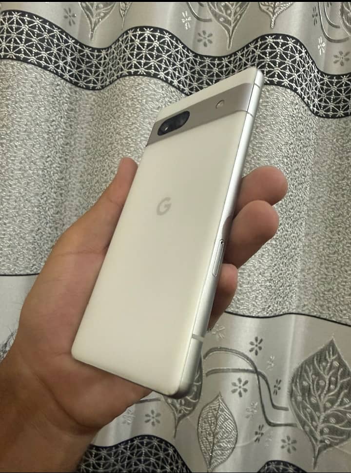 Google Pixel 7a 4