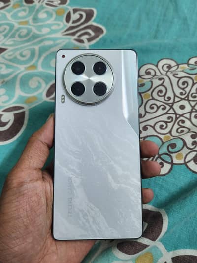Techno camon 30 10by10 condition