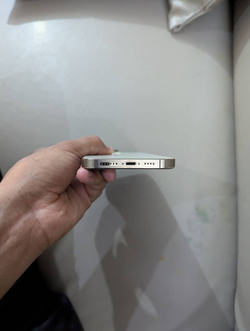 Apple iPhone 14 Pro Max 6