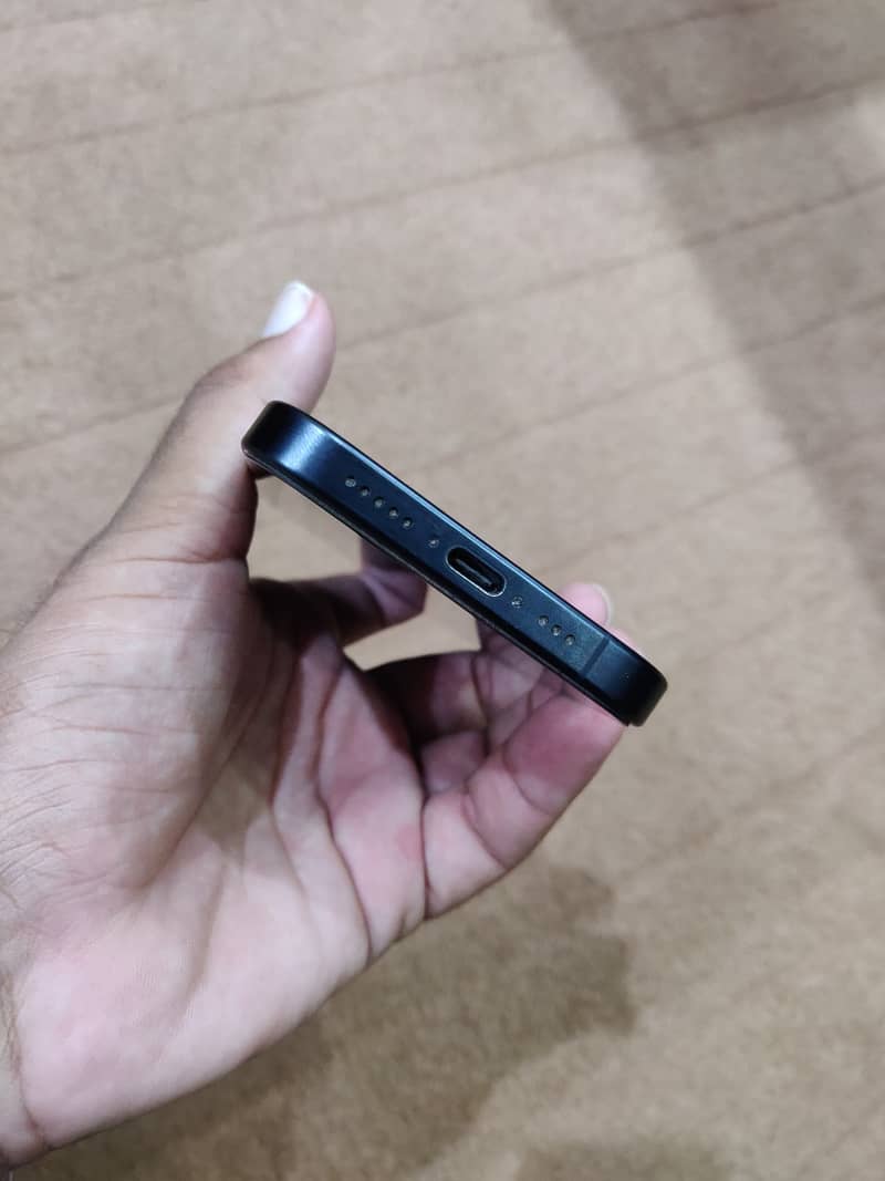 Apple iPhone 15 Pro 2