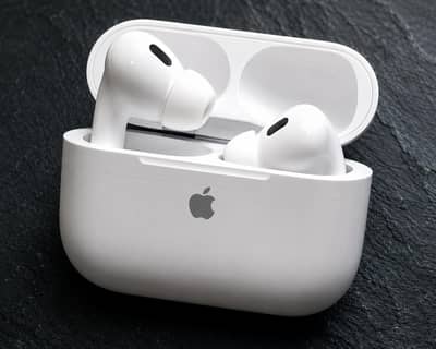 URGENT SALE! TWS Airpods 10/10 | Apple Logo | Rs. 1100 Only