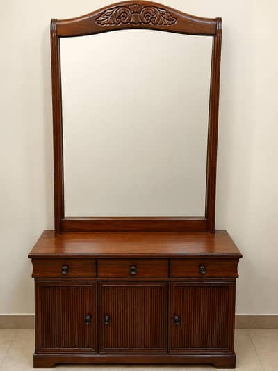 Dressing table aur 2 side table