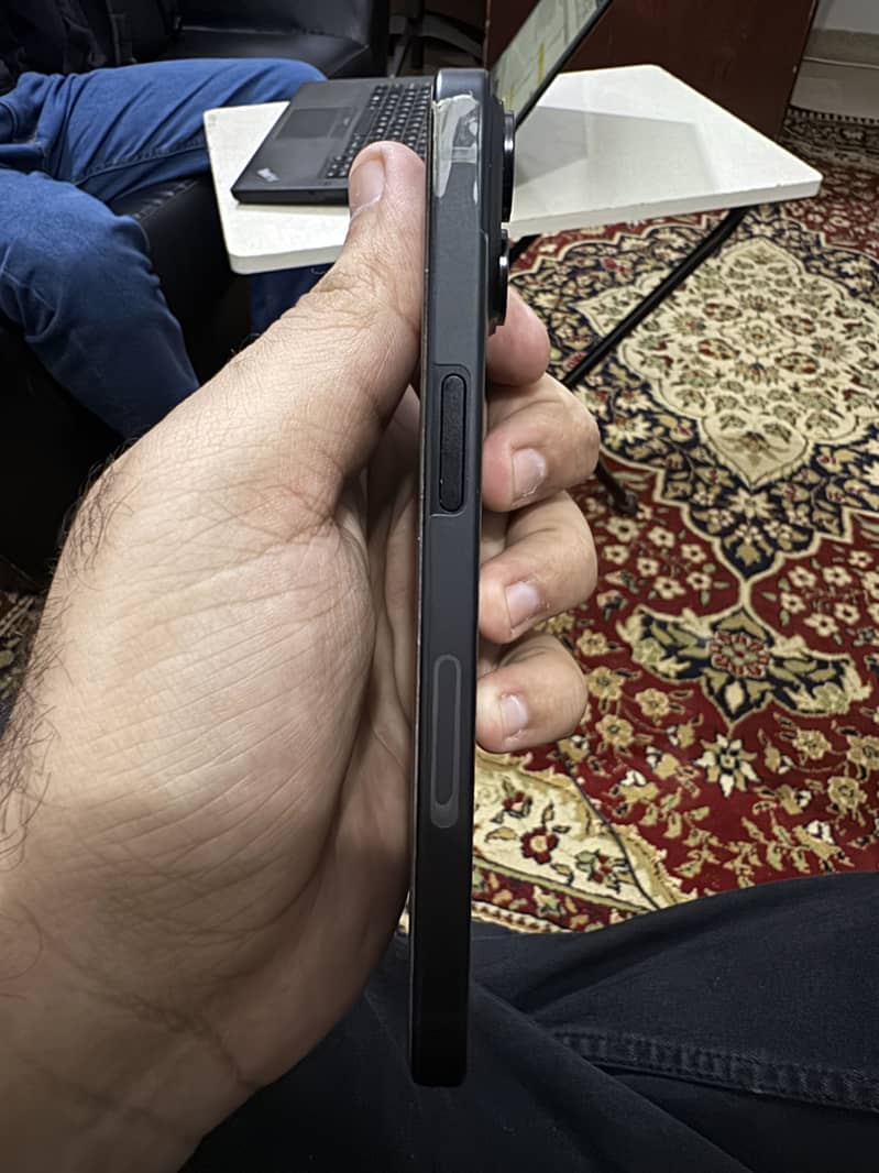 Apple iPhone 15 4