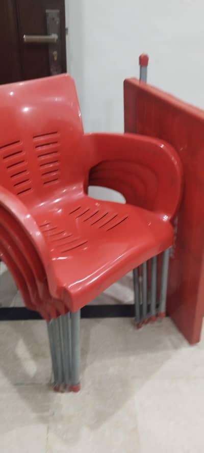 Royals 4 chairs 1 table