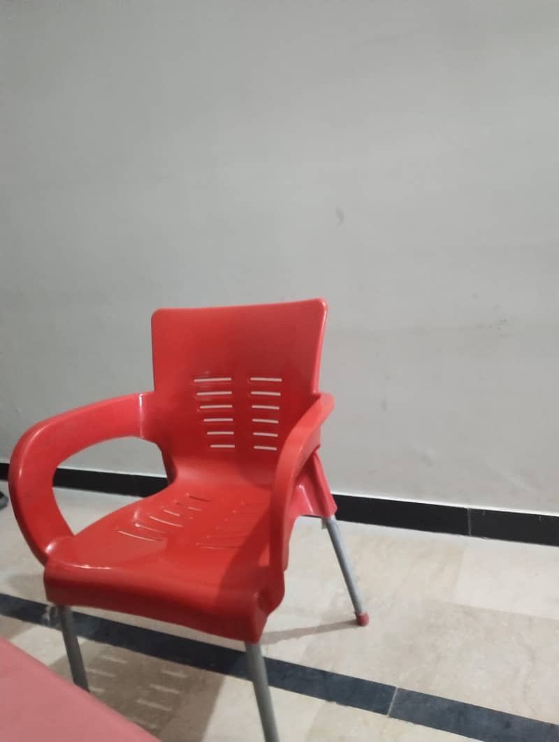 Royals 4 chairs 1 table 2