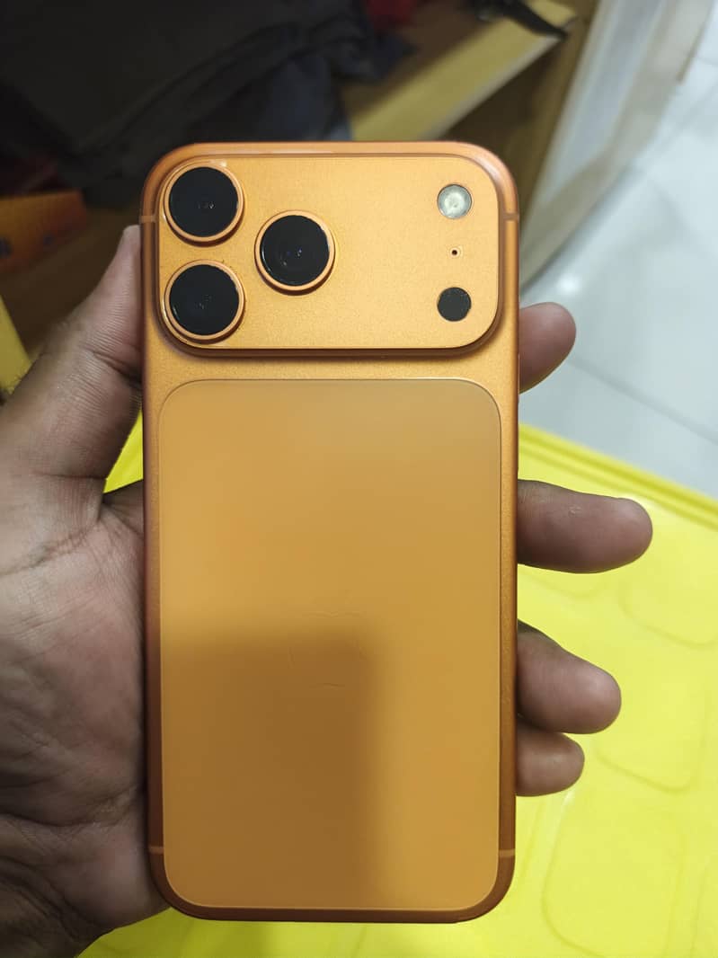 Apple iPhone 17 Pro Max 0