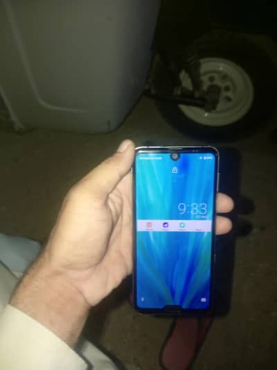 Sharp Aquos R3