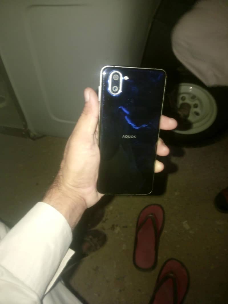 Sharp Aquos R3 1