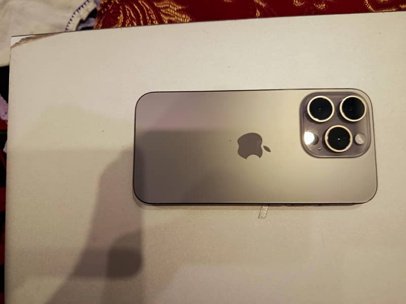 Apple iPhone 15 Pro 0