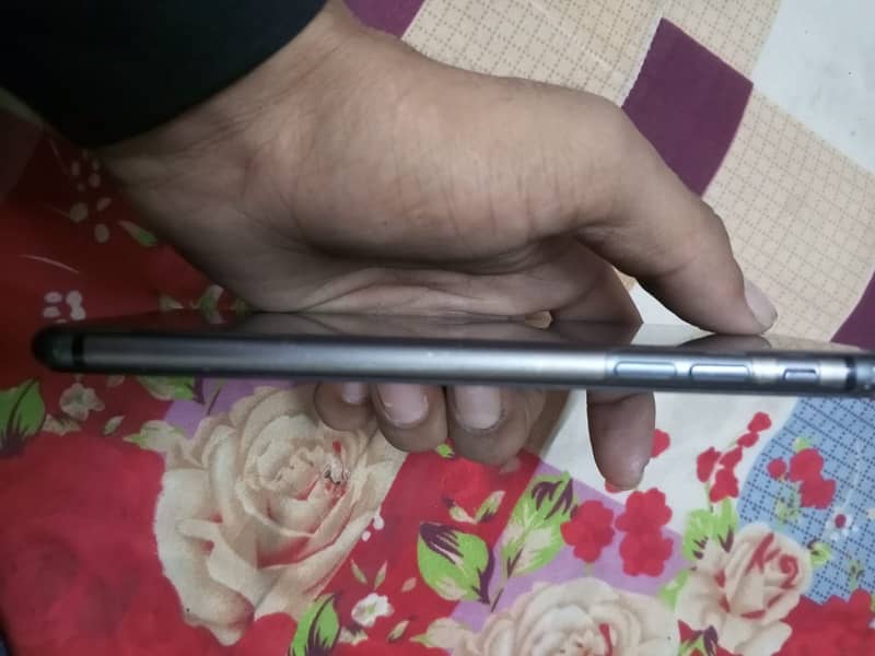 Apple iPhone 8 Plus 3