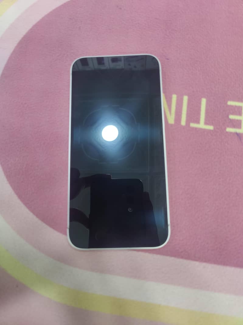 Apple iPhone 13 5