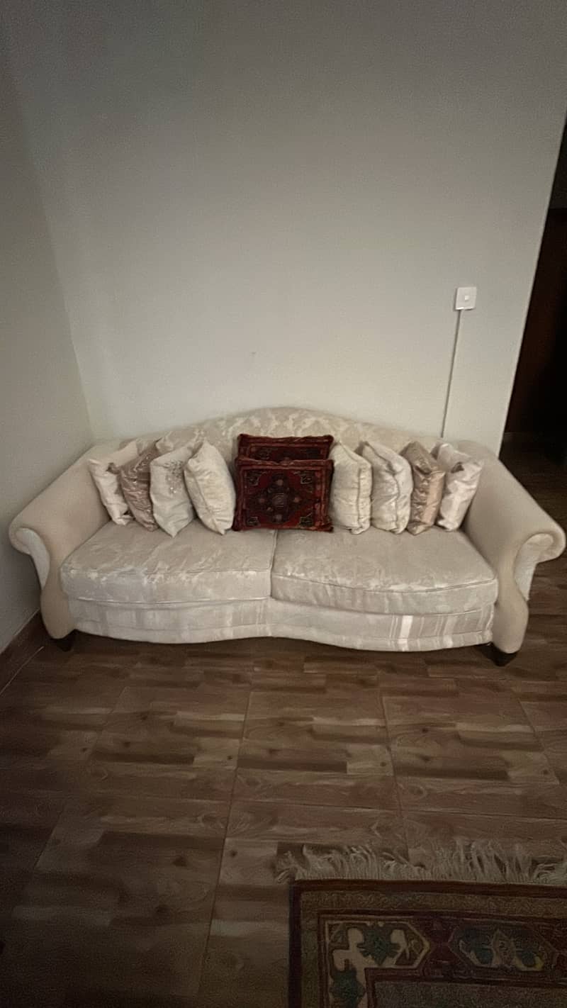 3.5 Seater Sofa 1