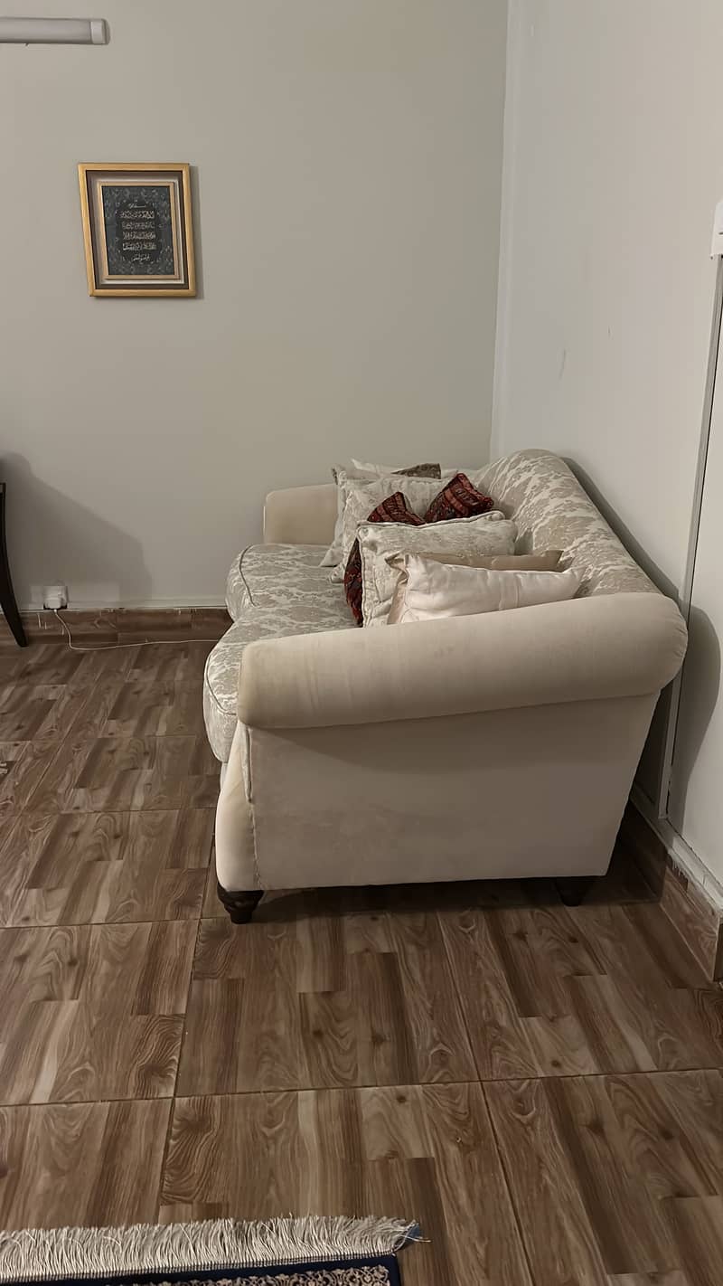 3.5 Seater Sofa 2
