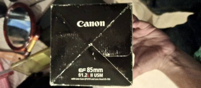 Canon EF 85mm f/1.2L II USM Portrait Lens + Hood + Case