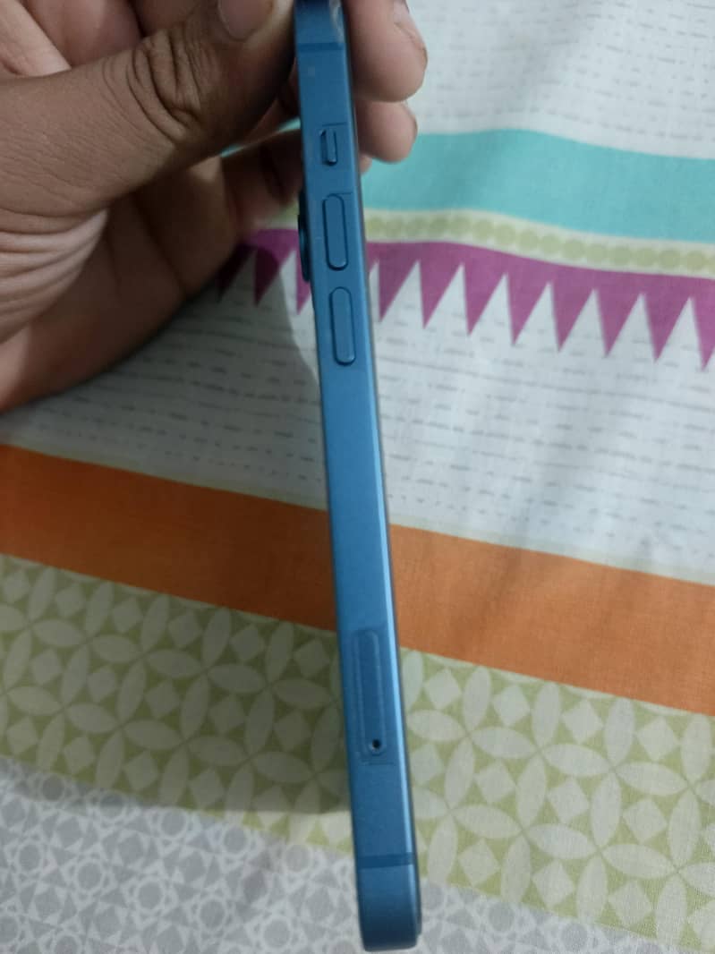 Apple iPhone 13 2