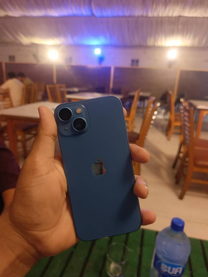 Apple iPhone 13 6