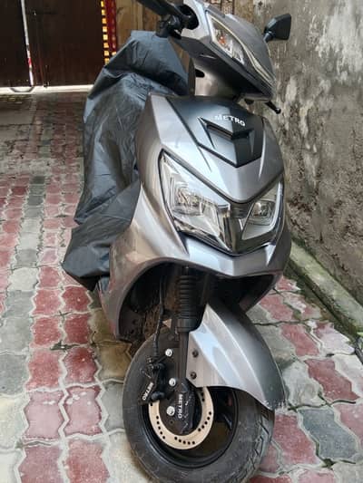 Metro dabang scooty new model multi moods systems combined brake water