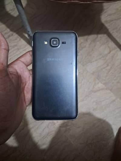 Samsung Mobile J7