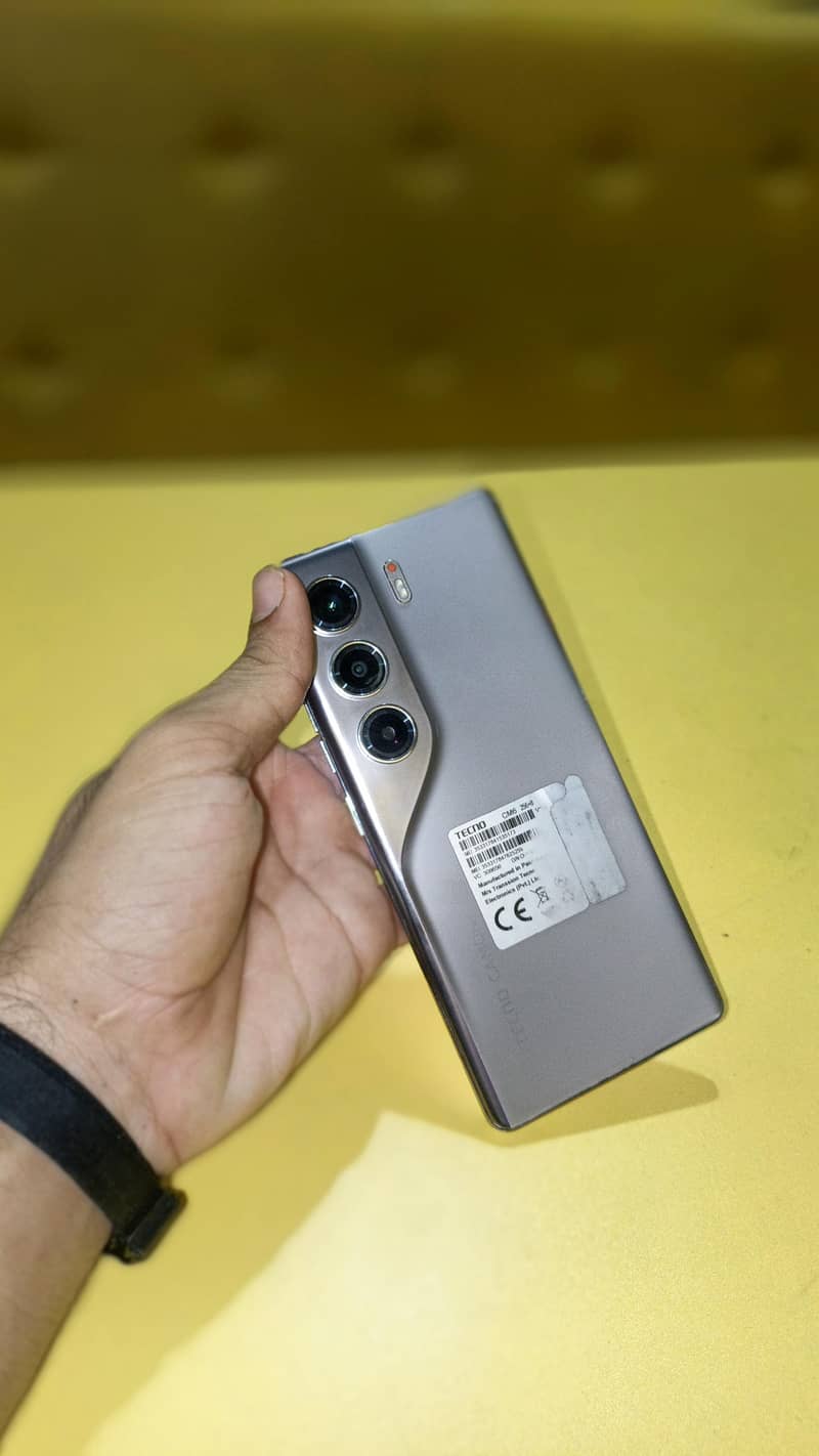 tacno camon 40pro plus 2