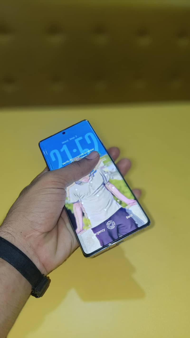 tacno camon 40pro plus 5