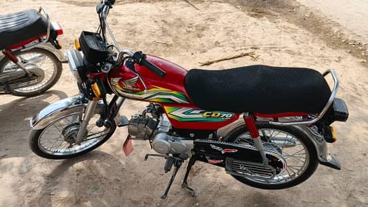 Brand New condition bike only one person use and one owner and golden