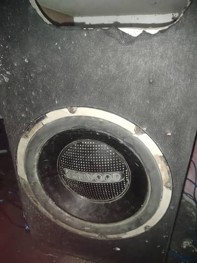 speaker aur woofer hai