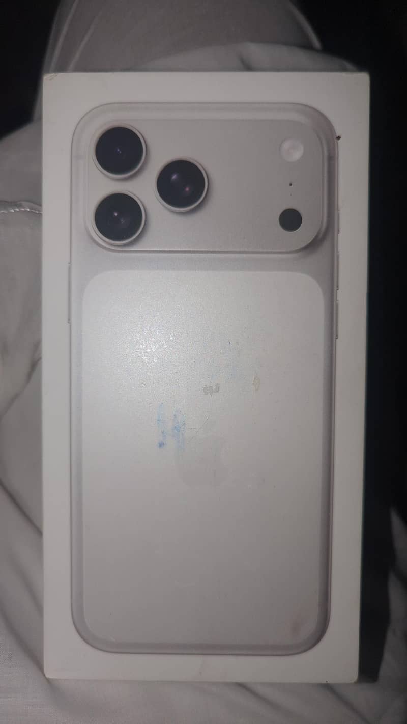 Apple iPhone 17 Pro Max 7