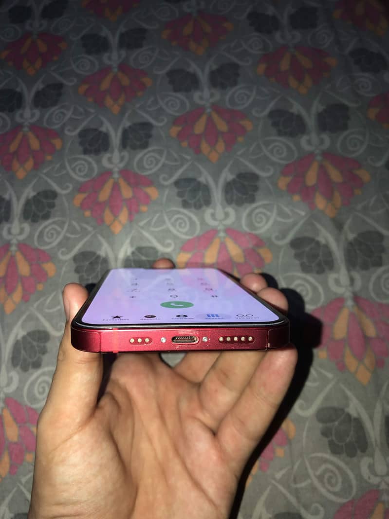 Apple iPhone 13 2
