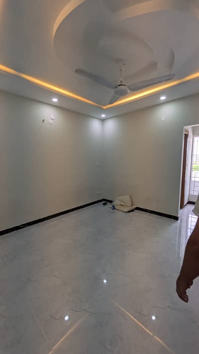 GULBERG RESIDENCIA UPPER FLOOR AVAILABLE FOR RENT