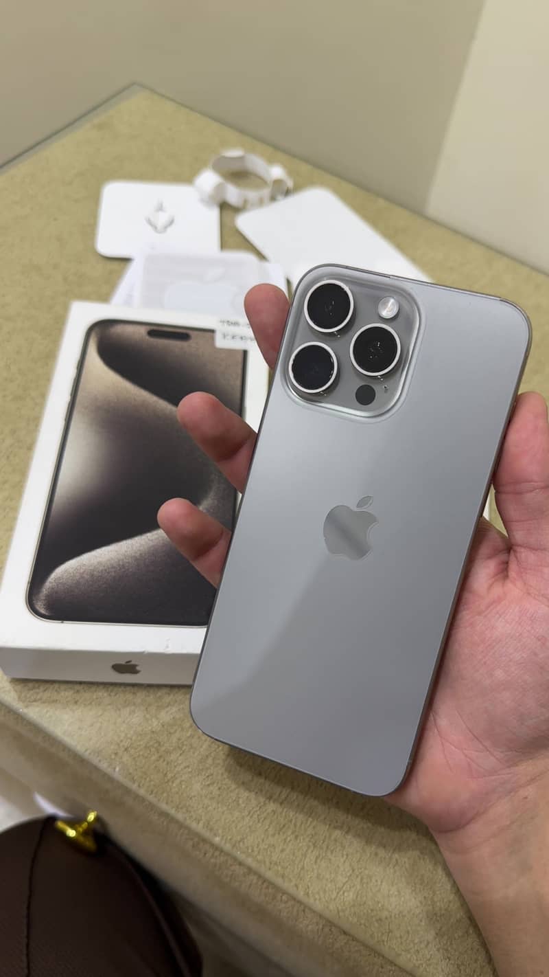 Apple iPhone 15 Pro Max 3